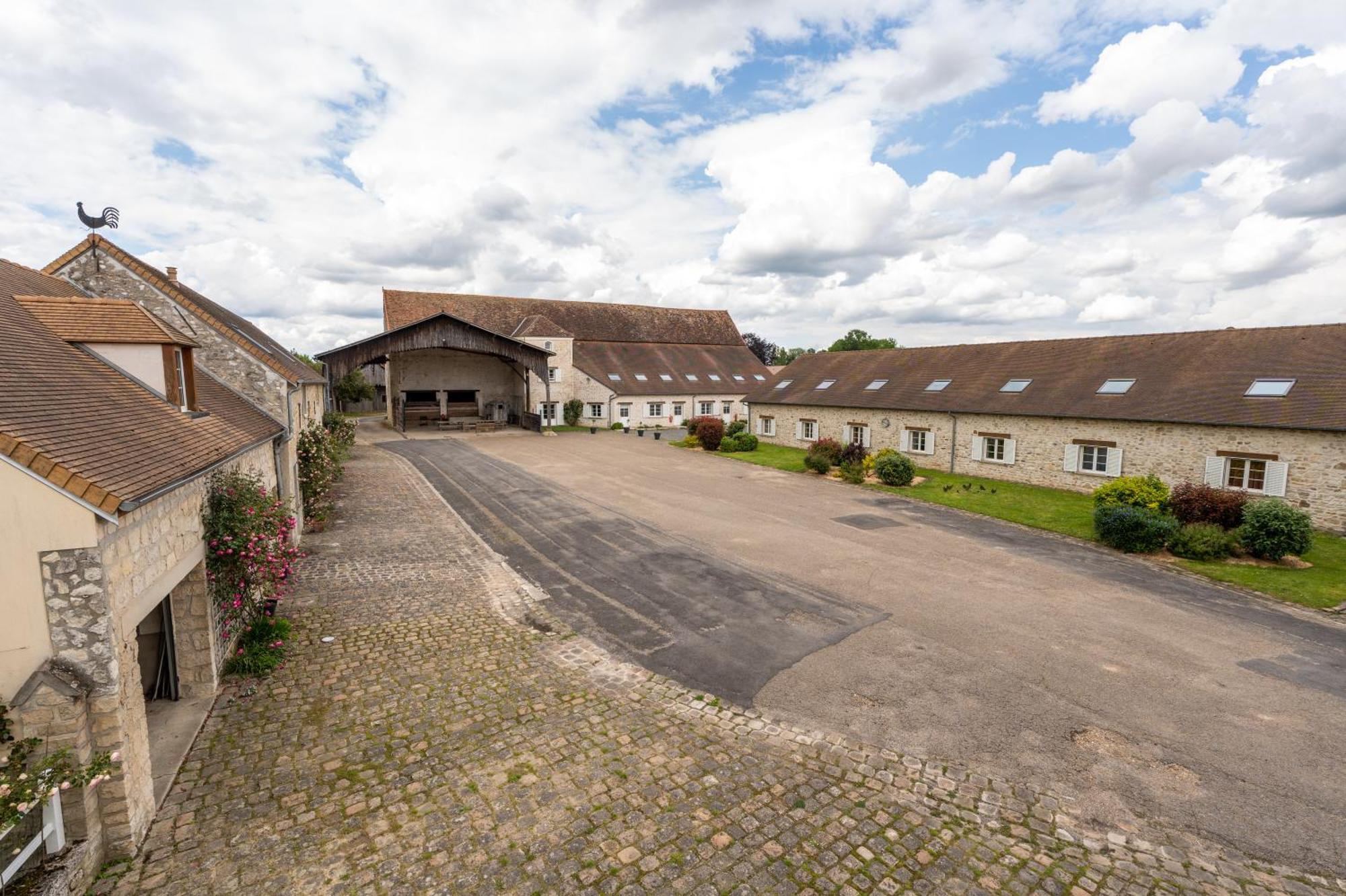 La Bullote - Gites - Paris Roissy Cdg Villeneuve-sous-Dammartin Exterior foto